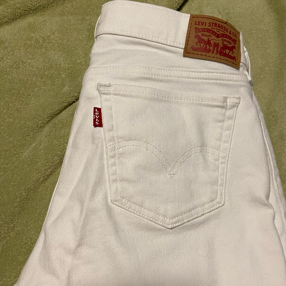 Ankle length Levi jeans